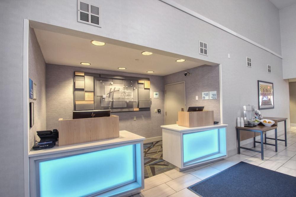 Holiday Inn Express Hotel & Suites Oshkosh - State Route 41 By Ihg Εξωτερικό φωτογραφία