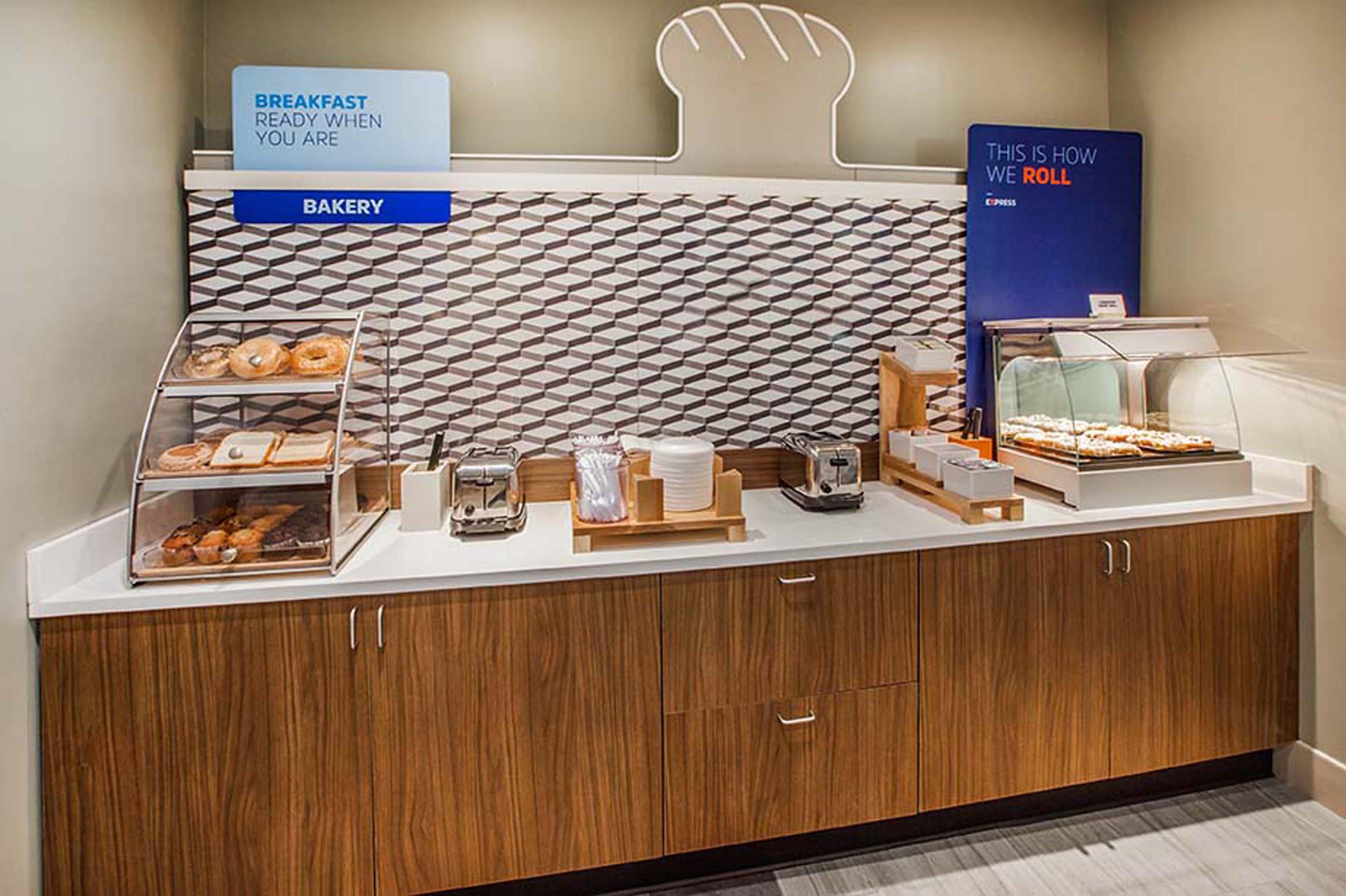 Holiday Inn Express Hotel & Suites Oshkosh - State Route 41 By Ihg Εξωτερικό φωτογραφία