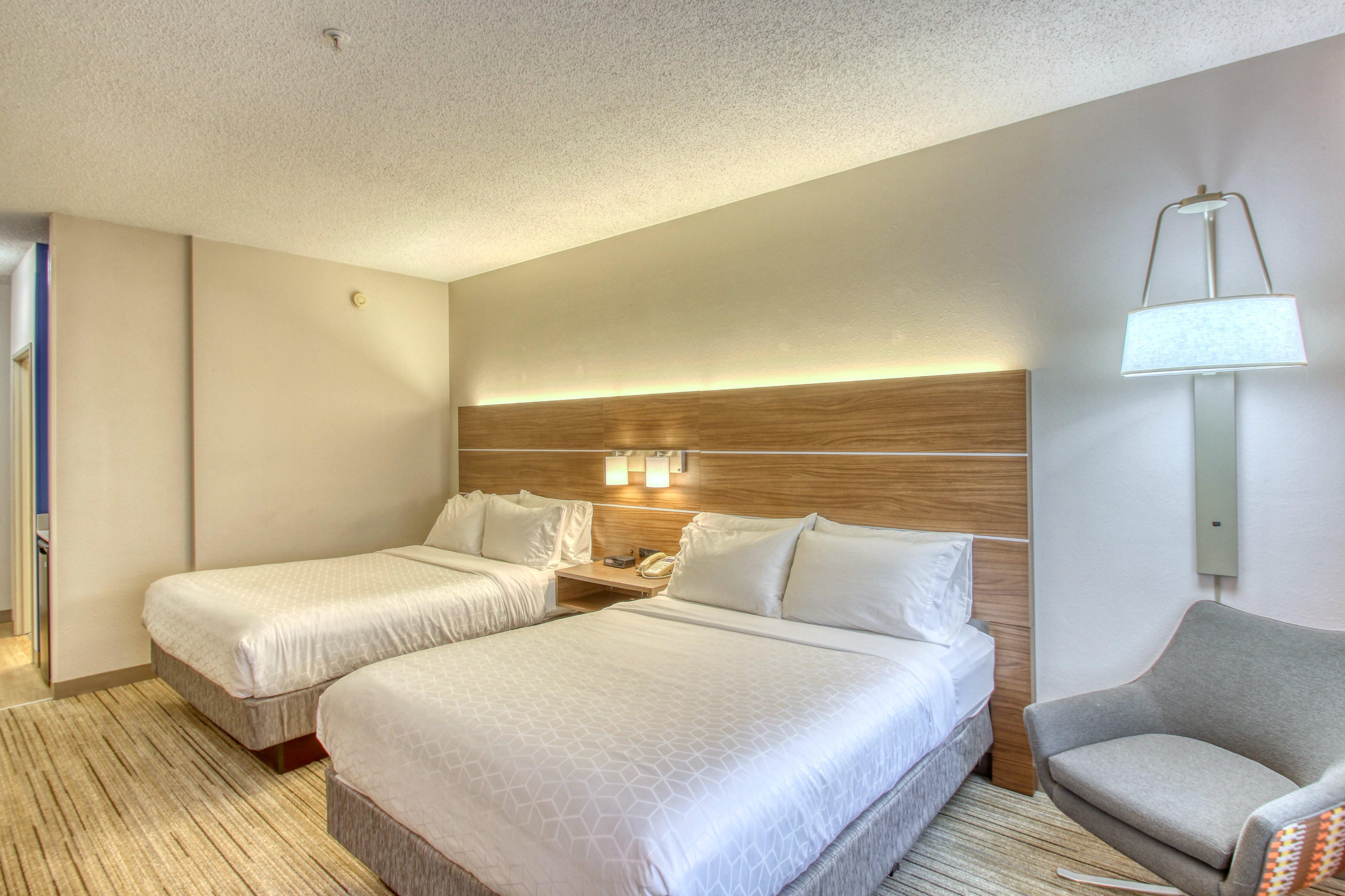 Holiday Inn Express Hotel & Suites Oshkosh - State Route 41 By Ihg Εξωτερικό φωτογραφία