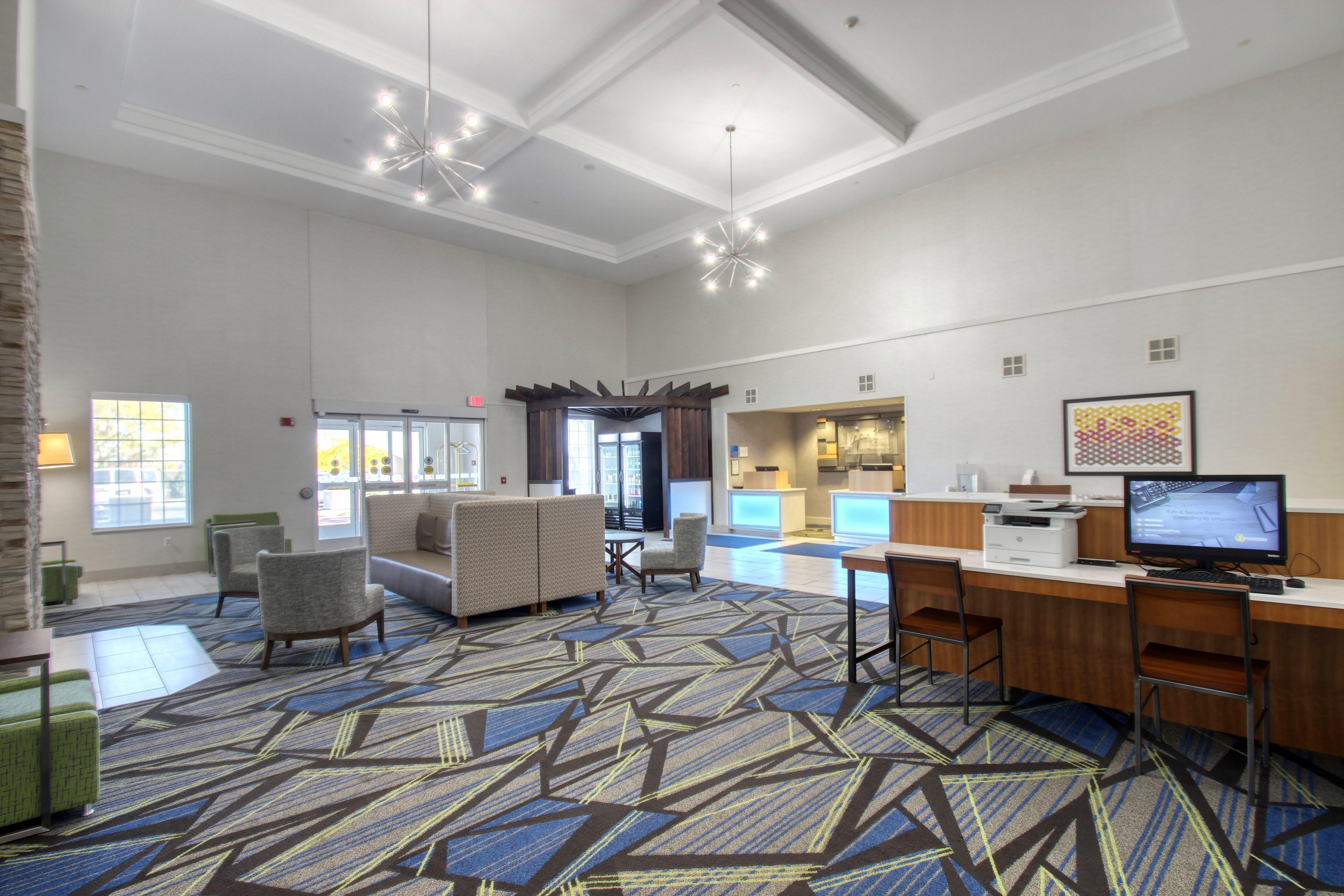 Holiday Inn Express Hotel & Suites Oshkosh - State Route 41 By Ihg Εξωτερικό φωτογραφία