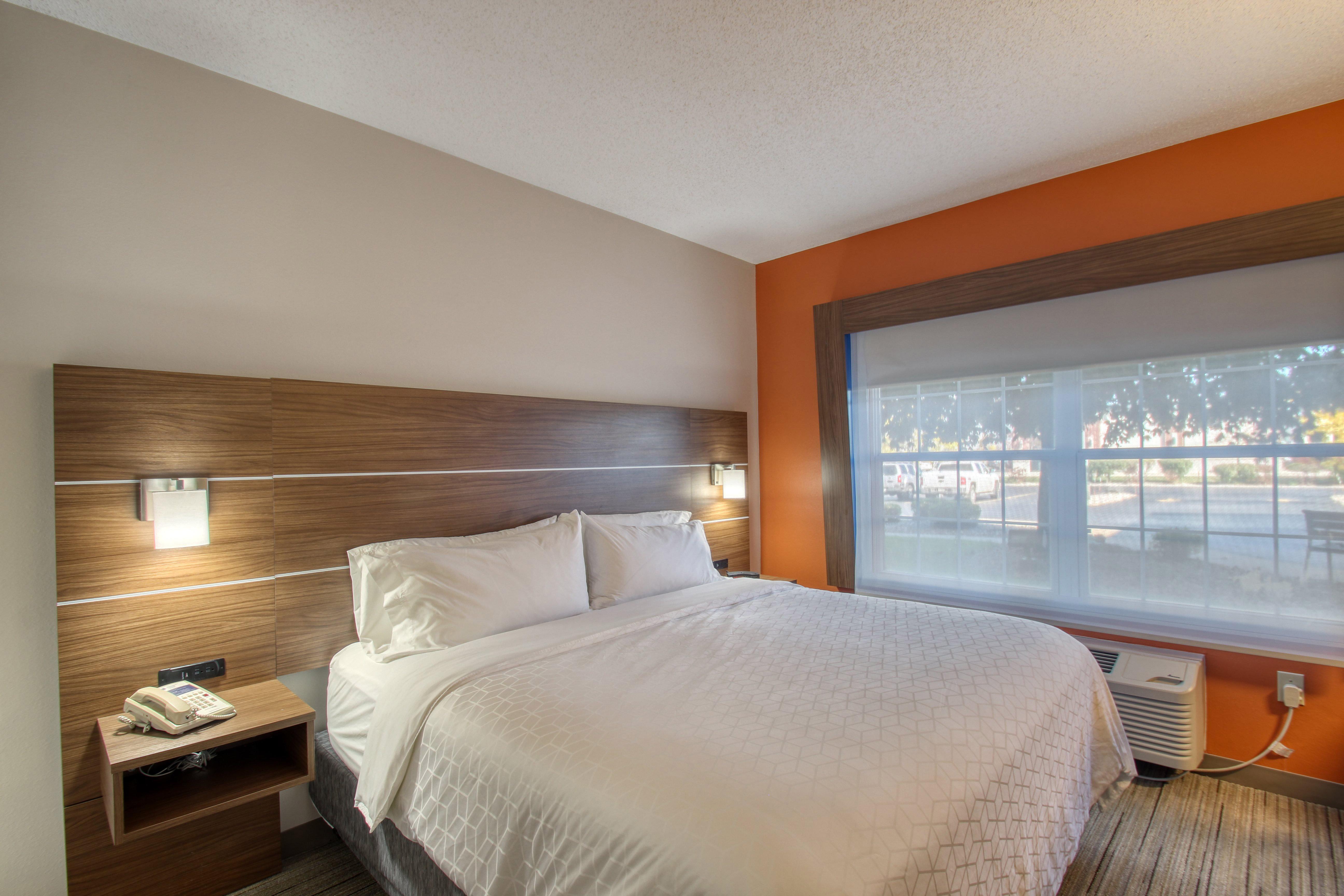 Holiday Inn Express Hotel & Suites Oshkosh - State Route 41 By Ihg Εξωτερικό φωτογραφία