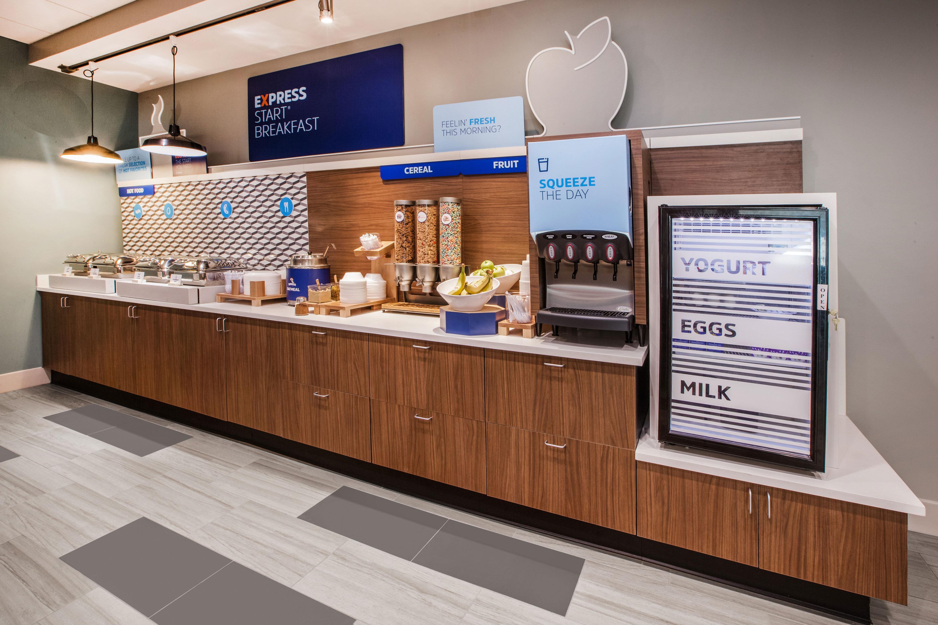 Holiday Inn Express Hotel & Suites Oshkosh - State Route 41 By Ihg Εξωτερικό φωτογραφία
