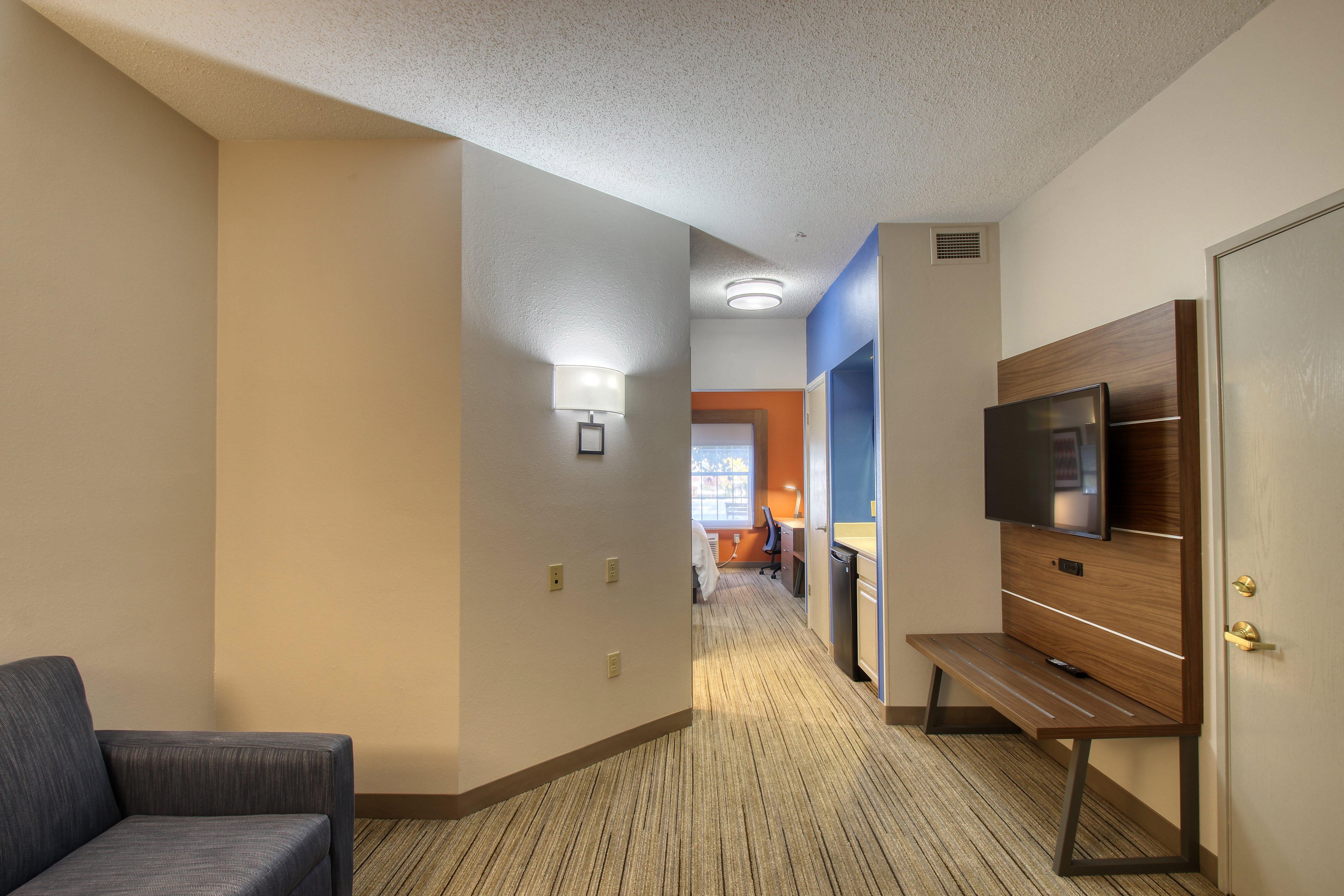 Holiday Inn Express Hotel & Suites Oshkosh - State Route 41 By Ihg Εξωτερικό φωτογραφία