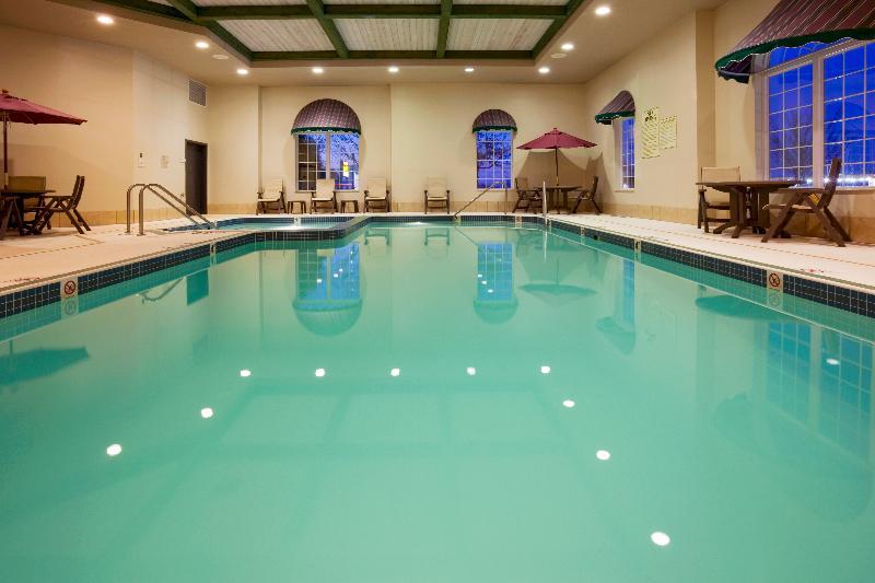 Holiday Inn Express Hotel & Suites Oshkosh - State Route 41 By Ihg Εξωτερικό φωτογραφία