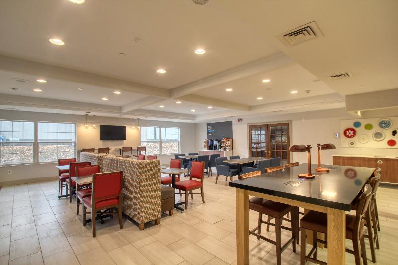 Holiday Inn Express Hotel & Suites Oshkosh - State Route 41 By Ihg Εξωτερικό φωτογραφία